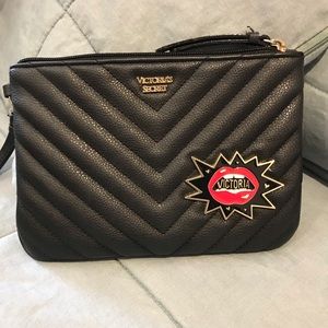 Black like leather wristlet